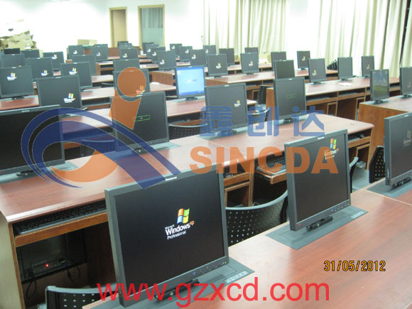 廣州市天河區會計學校—液晶升降器升降系統